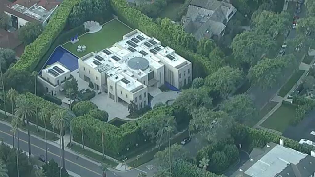 19985240 102726 kabc fbi raid
