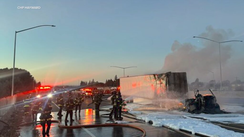 Httpscdn abcotvs comdipimages19988320 102726 kgo tesla semi fire img jpgw1600